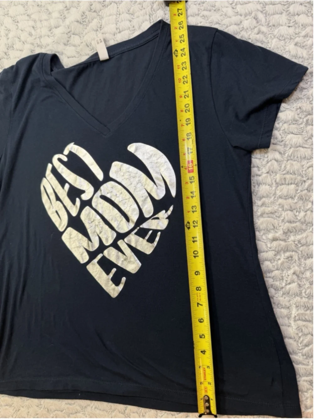 Next Level Women's Black V-Neck Short Sleeve Heart Graphic T-Shirt XXL